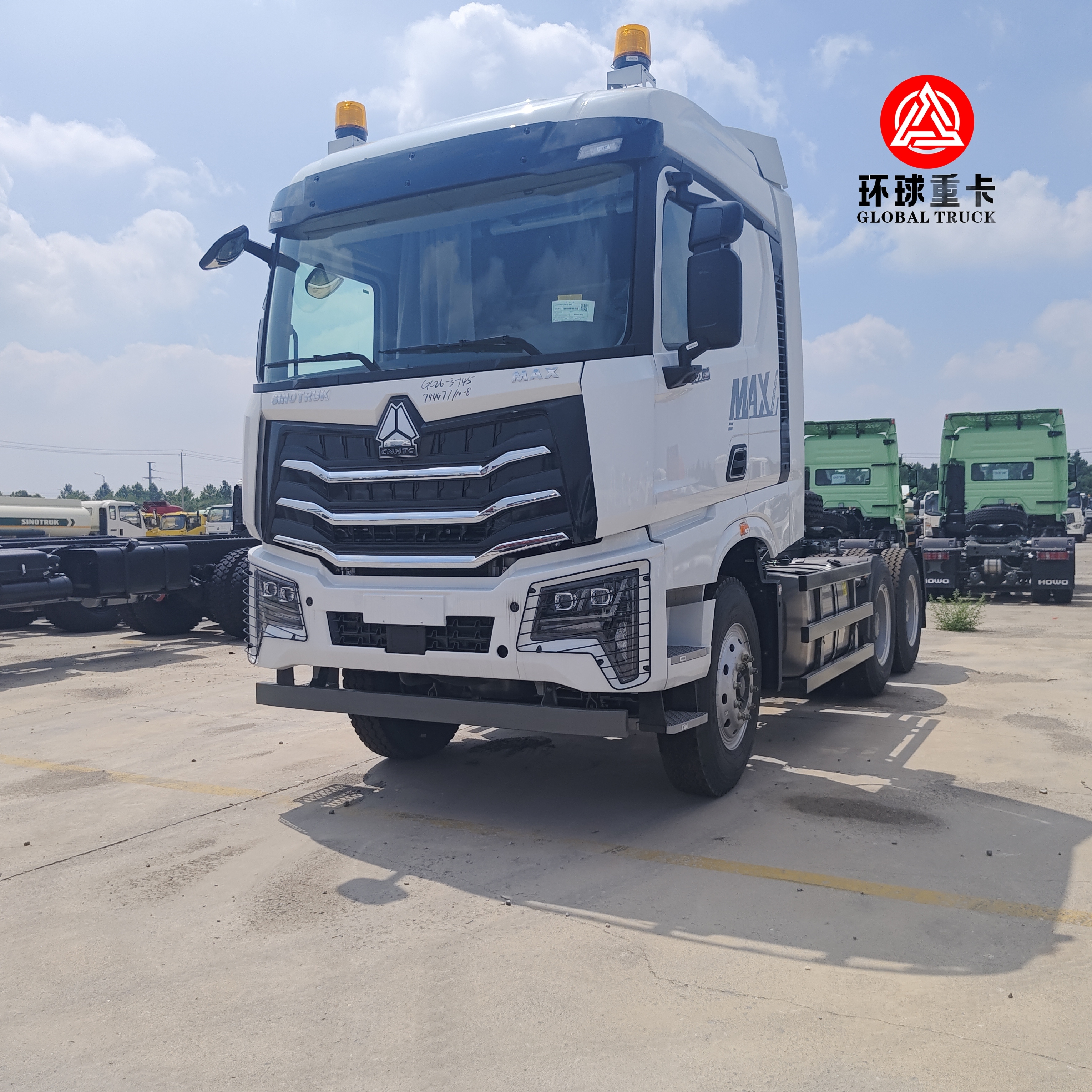 Yeni Sinotruk HOWO NX 6x4 371HP Dizel Çekici Kamyon Yarı Römork Taşımacılığı İçin Konteyner Taşıyıcı
