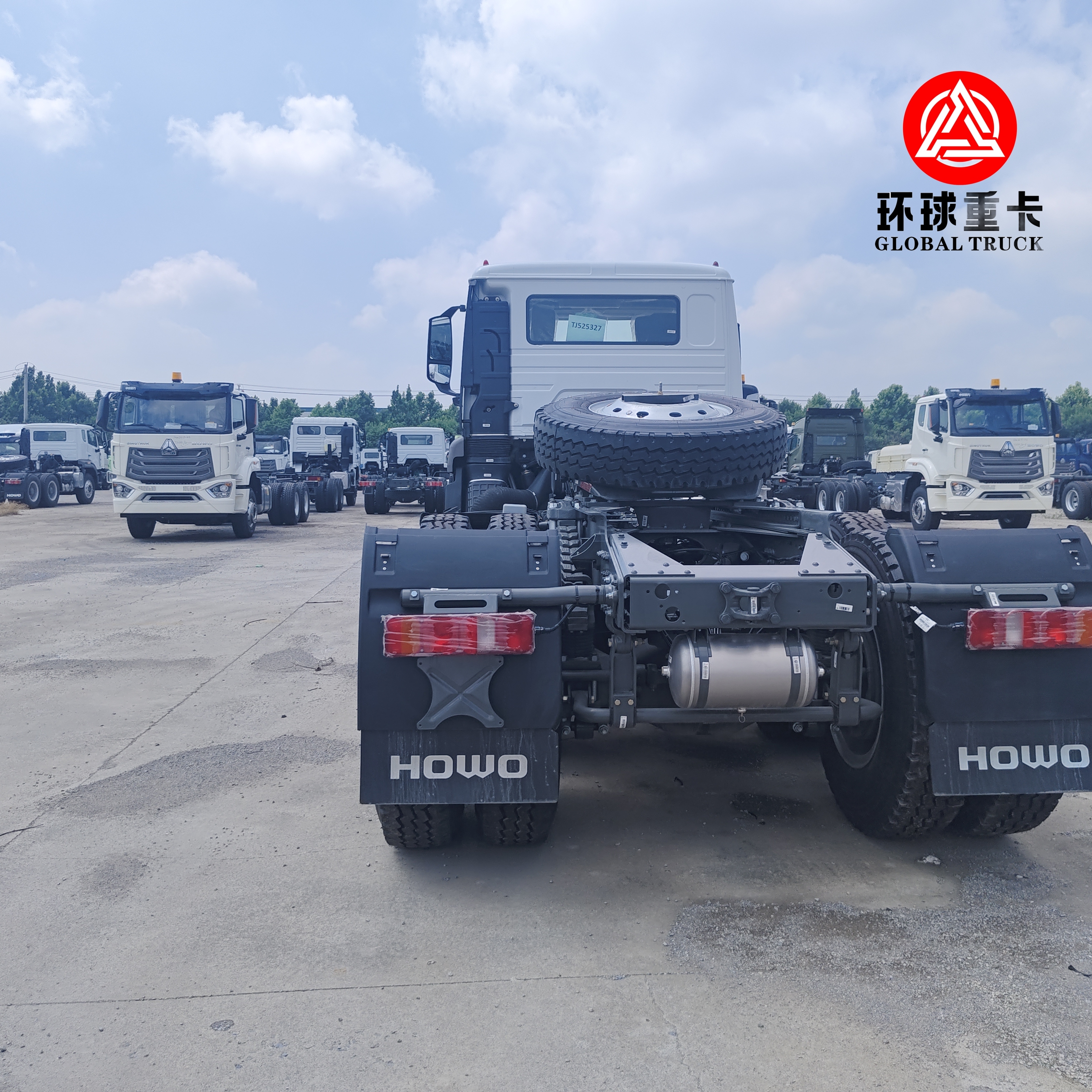 Ağır Yük Taşımacılığı için 371HP Dizel Motorlu Yepyeni HOWO NX 6x4 Traktör Kafalı Kamyon