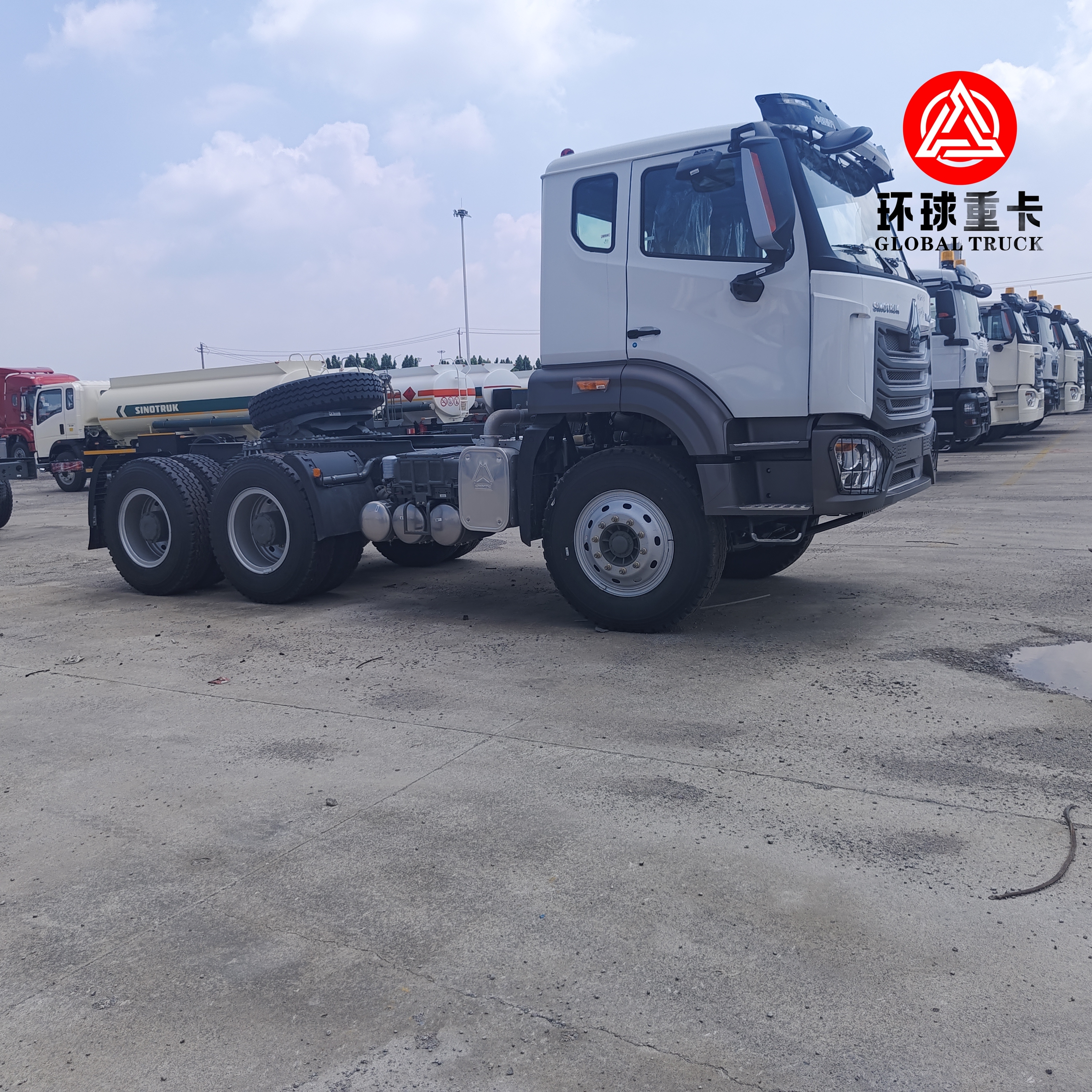 Yeni Sinotruk HOWO NX 6x4 Traktör Kamyon 430HP Kargo Taşımacılığı için Ağır Görevli Baş Taşıyıcı